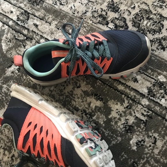 Adidas shoes - Picture 3 of 3